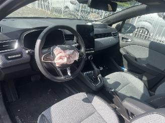 Renault Clio E-TECH HYBRID nieuwstaat picture 10