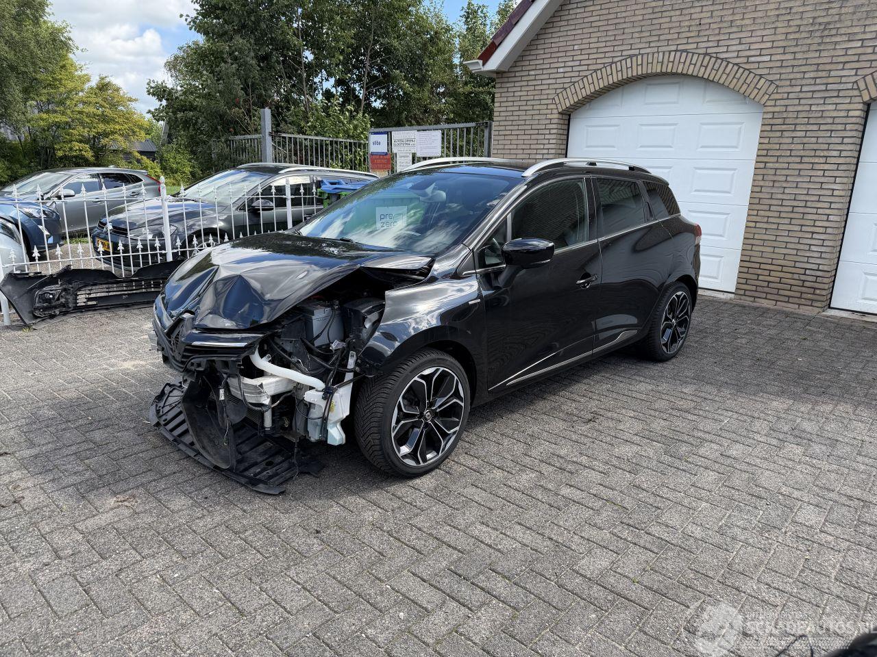 Renault Clio Luxe uitvoering !! Weinig km !!