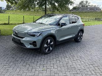 damaged passenger cars Volvo XC40 R-Design 82 kWh Recharge Extend Range / Panorama / Automaat 2023/10