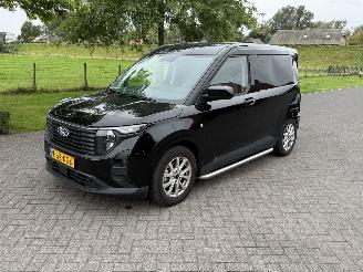 skadebil bedrijf Ford Transit Courier 1.5 Limited 2024/12