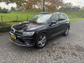 Vaurioauto  passenger cars Volkswagen Tiguan 2.0 TDI Highline / Automaat 2018/7