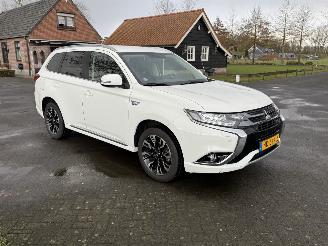 Mitsubishi Outlander 2.0 Executive Edition / Automaat / AWD picture 2