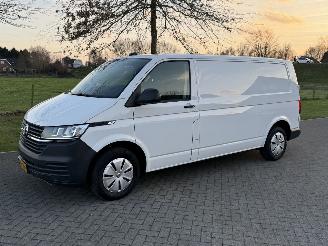 skadebil bedrijf Volkswagen Transporter 2.0 TDI L2H3 2023/6