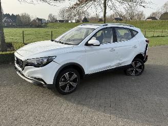 uszkodzony samochody osobowe MG ZS EV Luxury 45 kWh Panorama / Leer 2021/6