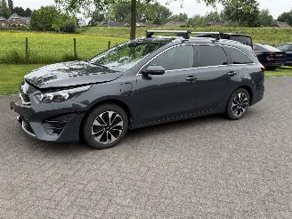 Damaged car Kia Ceed 1.6 GDI PHEV BUSINESS LINE / Automaat 2024/5