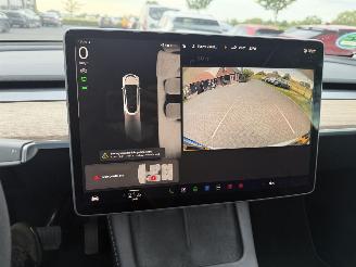 Tesla Model Y RWD 58 kWh / Panorama picture 16