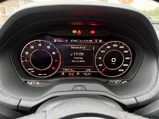 Audi Q2 S-line / Panorama / Leer picture 14