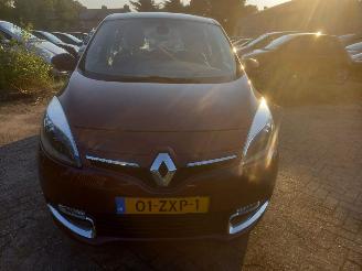 Damaged car Renault Scenic 1.2 TCE PRIVILEGE 2013/3