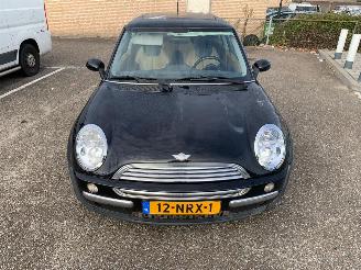 skadebil auto Mini Cooper 1.6 COOPER PEPPER 2002/8