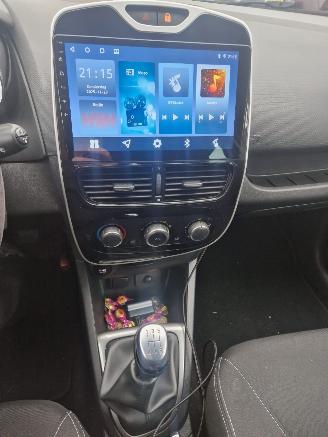 Renault Clio 0.9 TCE LIMITED picture 16