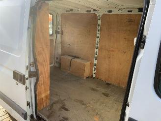 Renault Master T28 2.5 DCI picture 12