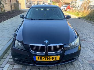 damaged passenger cars BMW 3-serie 318i high executive 2006/11