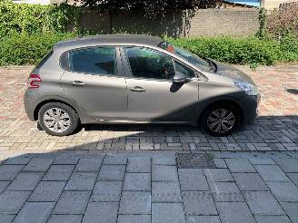 Peugeot 208 1.2 VTI picture 7