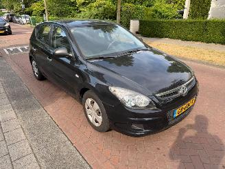 Hyundai I-30 1.4i dynamic picture 2