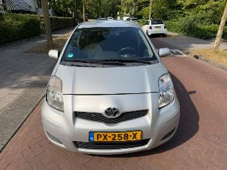 skadebil auto Toyota Yaris 1.3 VVTi 2009/12