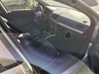 Opel Astra 1.6 EDITION picture 16
