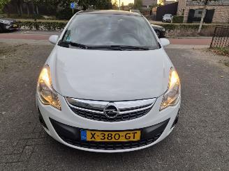 Damaged car Opel Corsa 1.4 16v color edition 2011/5