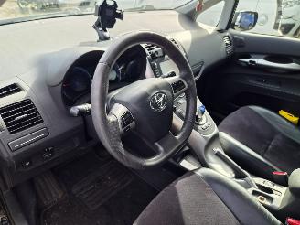 Toyota Auris 1.8 FULL HYBRIDE picture 16