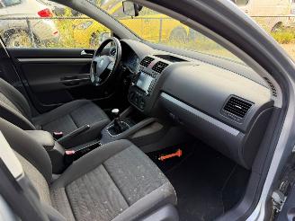 Volkswagen Golf 1.6 FSI picture 12