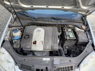 Volkswagen Golf 1.6 FSI picture 10