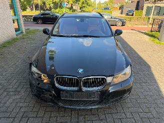 krockskadad bil auto BMW 3-serie 330i X DRIVE 2012/3