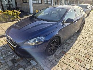 Volvo V-40 2.0 D2 OCEAN RACE picture 3