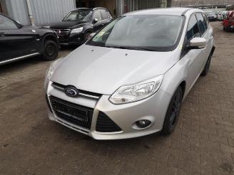Vrakbiler auto Ford Focus Focus 3 Wagon, Combi, 2010 / 2020 1.0 Ti-VCT EcoBoost 12V 125 2014