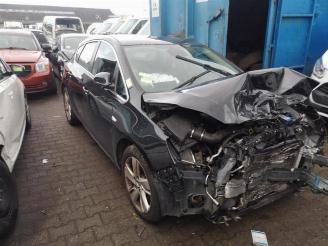 Salvage car Opel Astra Astra J (PC6/PD6/PE6/PF6), Hatchback 5-drs, 2009 / 2015 1.7 CDTi 16V 110 2014