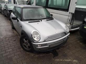 Coche siniestrado Mini Mini Mini One/Cooper (R50), Hatchback, 2001 / 2007 1.6 16V Cooper 2003/6