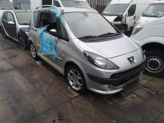 Sloopauto Peugeot 1007 1007 (KM), Hatchback 3-drs, 2004 / 2011 1.6 GTI,Gentry 16V 2006