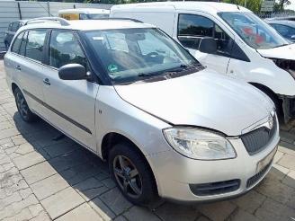 Coche siniestrado Skoda Fabia Fabia II Combi, Combi 5-drs, 2007 / 2015 1.2i 12V 2009/3