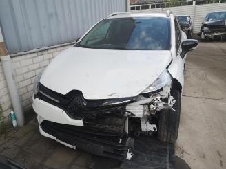 Coche siniestrado Renault Clio Clio IV Estate/Grandtour (7R), Combi 5-drs, 2012 / 2021 0.9 Energy TCE 90 12V 2017