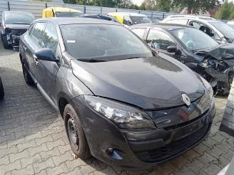 Vrakbiler auto Renault Mégane Megane III Grandtour (KZ), Combi 5-drs, 2008 / 2016 1.5 dCi 90 2011/3