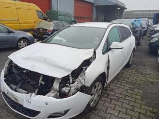 Vrakbiler auto Opel Astra Astra J Sports Tourer (PD8/PE8/PF8), Combi, 2010 / 2015 1.3 CDTI 16V ecoFlex 2012
