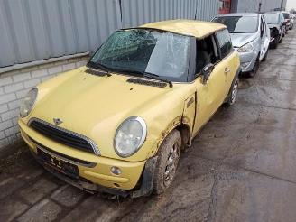 Vrakbiler auto Mini One Mini One/Cooper (R50), Hatchback, 2001 / 2007 1.6 16V One 2002/4