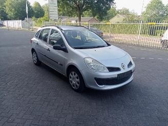 Vrakbiler auto Renault Clio Clio III Estate/Grandtour (KR), Combi, 2007 / 2014 1.2 16V 75 2008/10