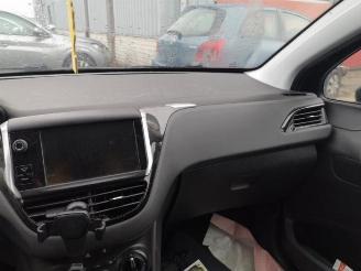 Peugeot 208 208 I (CA/CC/CK/CL), Hatchback, 2012 / 2019 1.2 Vti 12V PureTech 82 picture 12