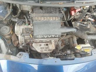 Vrakbiler auto Toyota Yaris Yaris II (P9), Hatchback, 2005 / 2014 1.3 16V VVT-i 2006/7