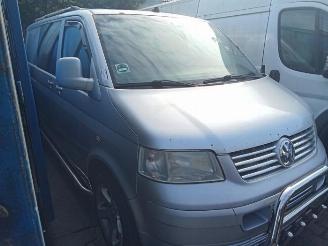 Vrakbiler auto Volkswagen Transporter Transporter T5, Van, 2003 / 2015 2.5 TDi 2008