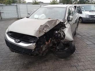 Hyundai Ix35 iX35 (LM), SUV, 2009 / 2015 1.7 CRDi 16V picture 2