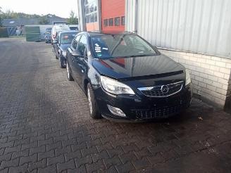 Vrakbiler auto Opel Astra Astra J (PC6/PD6/PE6/PF6), Hatchback 5-drs, 2009 / 2015 1.4 16V ecoFLEX 2010/11