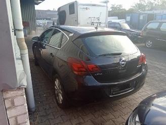 Opel Astra Astra J (PC6/PD6/PE6/PF6), Hatchback 5-drs, 2009 / 2015 1.4 16V ecoFLEX picture 4