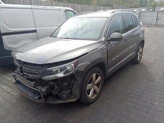 Vrakbiler auto Volkswagen Tiguan Tiguan (5N1/2), SUV, 2007 / 2018 1.4 TSI 16V 2015/1