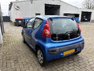 Peugeot 107 1.0-12V Urban Move picture 6