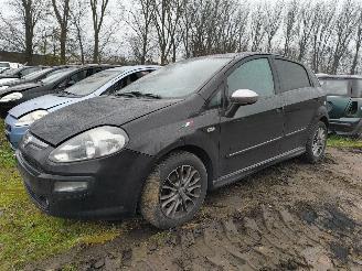 Uttjänta bilar auto Fiat Punto Evo 1.3 M-Jet Dynamic 2011/3