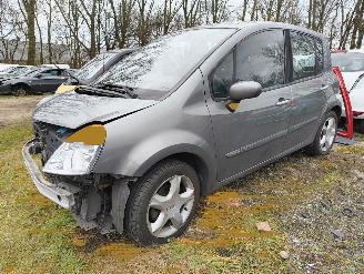 Sloopauto Renault Modus 1.4-16V Privilège Luxe 2006/3