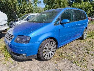 demontáž osobní automobily Volkswagen Touran 1.6-16V FSI Highline 2003/4