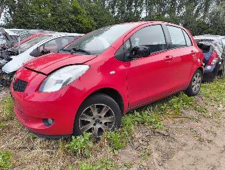 Coche siniestrado Toyota Yaris 1.3 VVTi Terra 2007/9