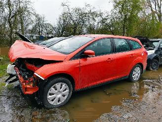skadebil auto Ford Focus Ford Focus Wagon 1.6 TI-VCT Trend Sport 2011 2011/1