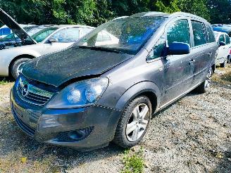 skadebil auto Opel Zafira Opel Zafira 1.8 Cosmo 2011/1